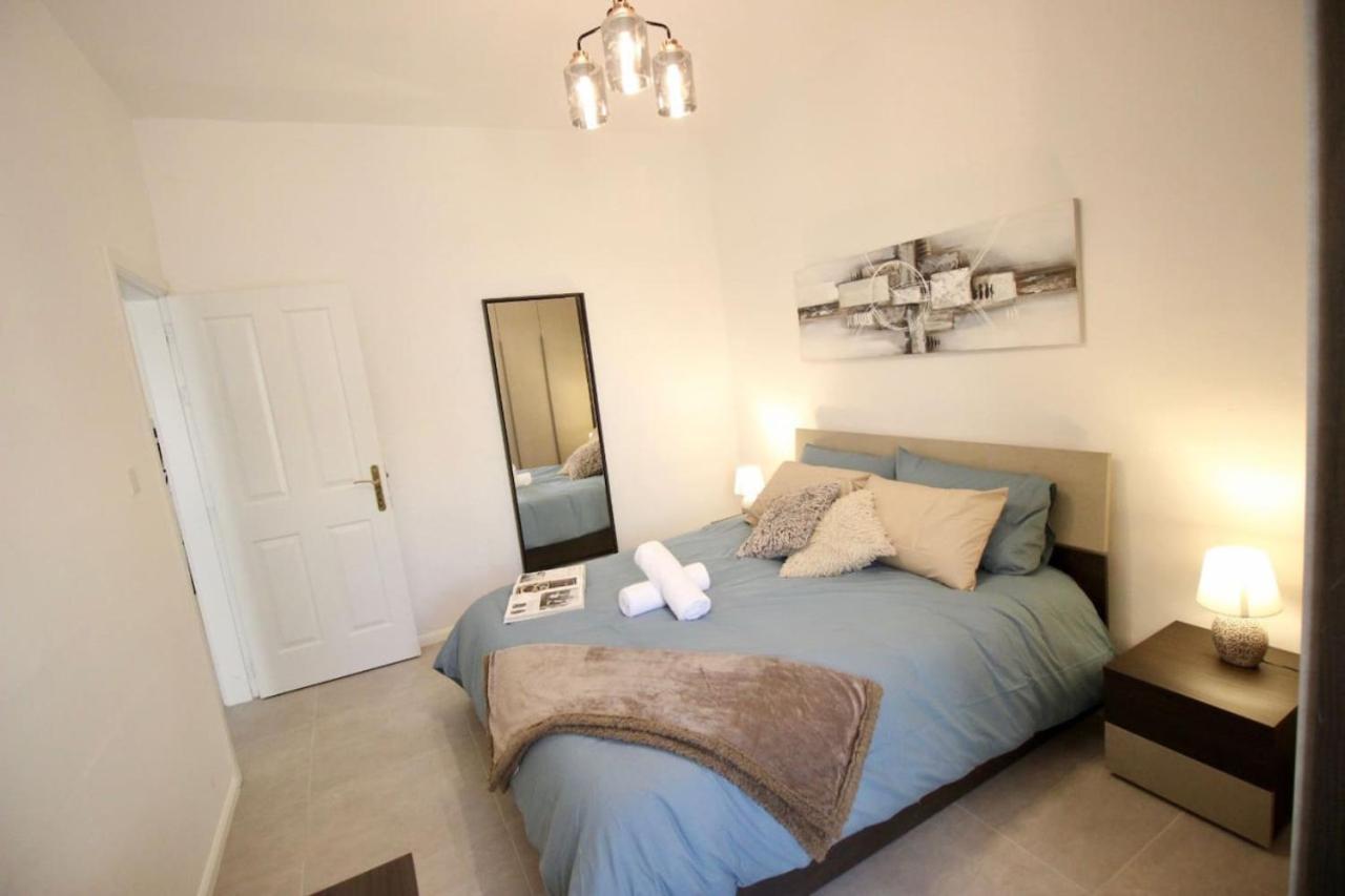 Gzira 3 Bedroom Apartment ภายนอก รูปภาพ